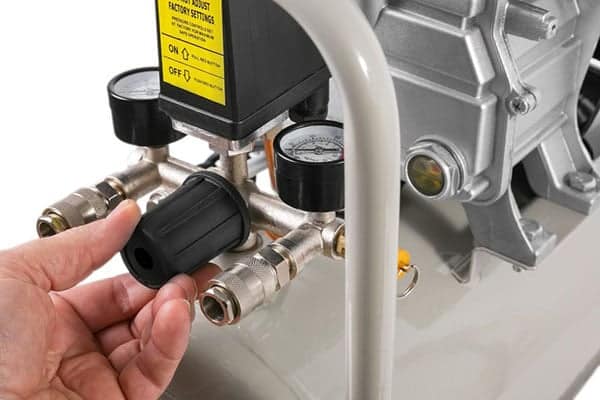 how to adjust the air compressor pressure regulator