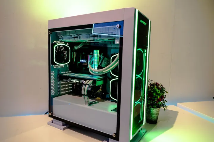 pc case with optical drive bay 2