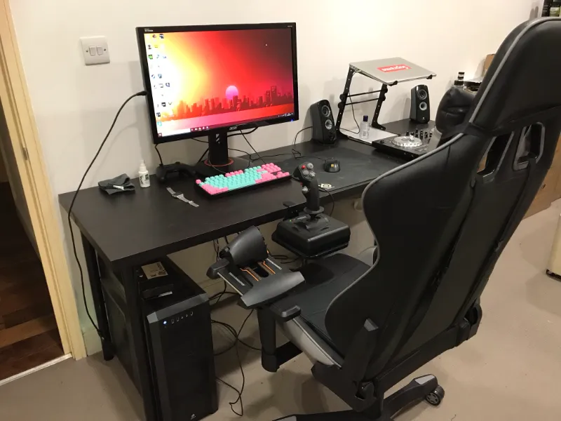 gaming chair with joystick mount