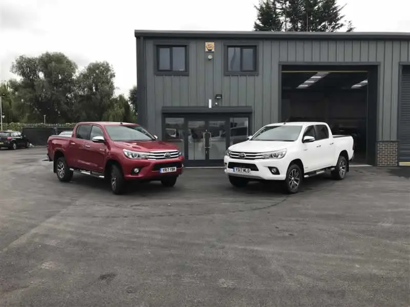 toyota hi lux rental2 w