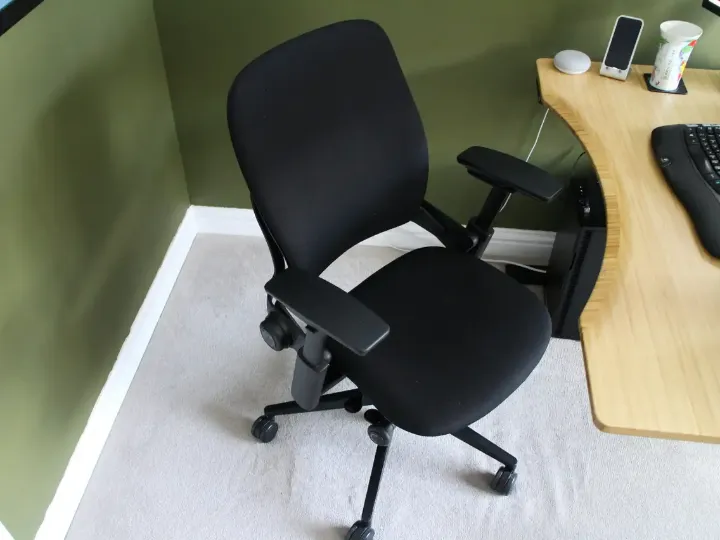 xqc gaming chair 4